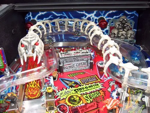 Scared Stiff Pinball Machine by Bally
